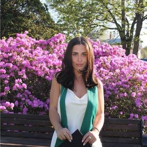 Meet your Posher, Julia